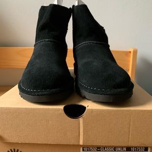 New Women’s Classic Unlined Ugg sz 7